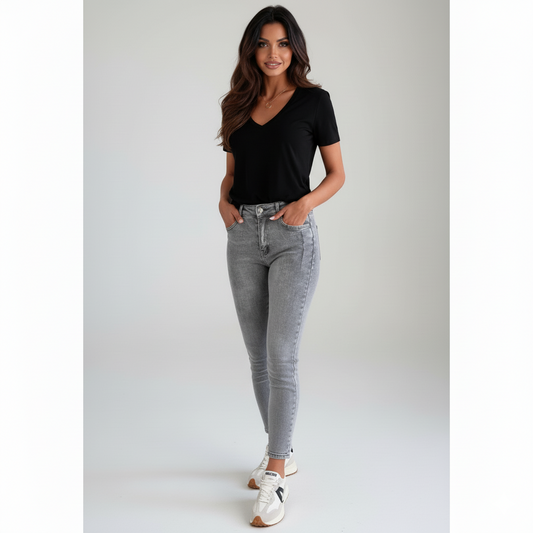 Witte V-hals T-shirt dames zwart– vooraanzicht – Brunelle