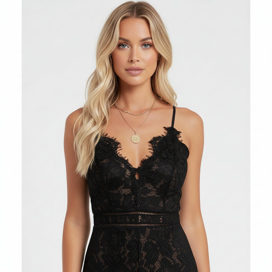 Close-up V-hals jumpsuit zwart – stofdetail