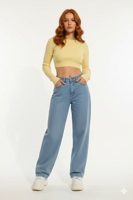 Stylingbeeld dames wide-leg jeans Sophie gecombineerd met top en sneakers – casual chic